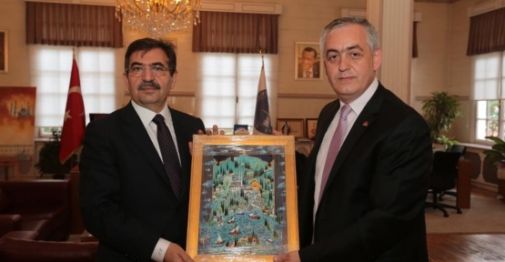 Eyüp Belediye Başkanı Av.Remzi Aydın,"Dünyanın incisi Eyüpsultan etkinliklerine herkesi bekliyorum"dedi.