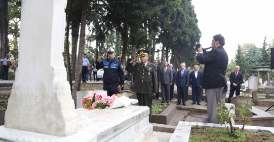 Eyüp Beladiyesi İstanbul’un Kurtuluşunun 92. Yıldönümü törenlerle kutladı.
