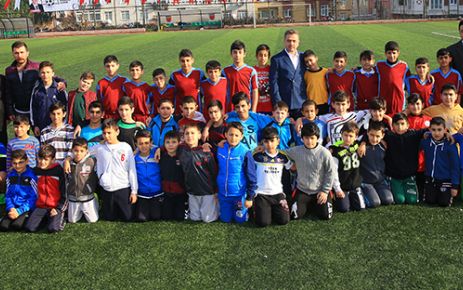 Gaziosmanpaşa Belediye Başkanı Hasan Tahsin Usta adına, ilçedeki ortaokulların 5.