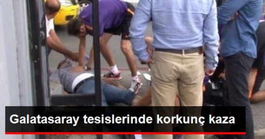  Foto Muhabiri, Galatasaray Tesislerinin Demir Kapısına Sıkıştı.