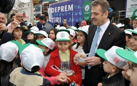 Gaziosmanpaşa Belediye Başkanı Hasan Tahsin Usta "Okullarda çevre gönüllülerimiz ile