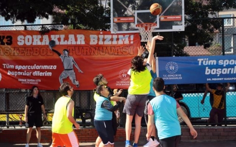 Gaziosmanpaşa Belediyesi ve İlçe Gençlik ve Spor Müdürlüğü ortaklaşa Basketbol