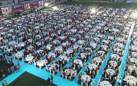 Gaziosmanpaşa Belediyesi düzenlediği  mezuniyet iftarında liseli öğrencileri  bir