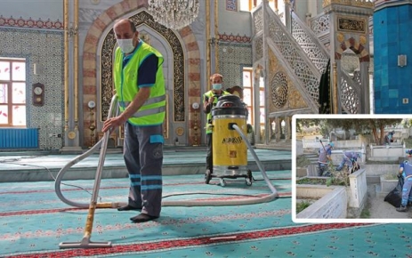 Gaziosmanpaşa’daki camiler detaylı şekilde temizlendi.