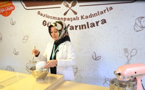 Gaziosmanpaşa Belediyesi'nin dönüşüm mutfağı ramazan ayında iftar sofralarına hizmet veriyor.
