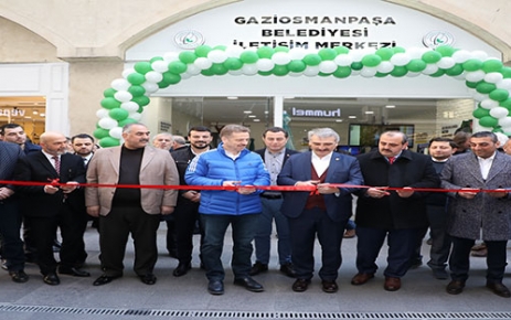 Gaziosmanpaşa Belediye Başkanı Hasan Tahsin Usta’nın Venezia Alışveriş Merkezi’nde açılışını