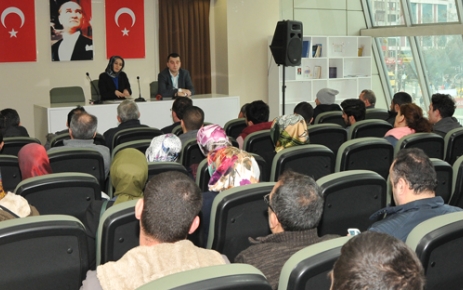 Gaziosmanpaşa Belediyesi tarafından düzenlenen istihdam buluşmasında işverenler ile iş ihtiyacı