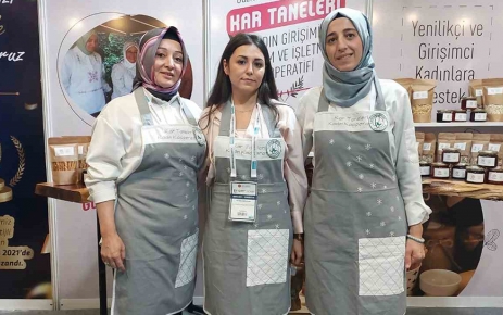 Gaziosmanpaşa Belediyesi Kar Taneleri Kadın Kooperatifi’nin standı yoğun ilgi gördü.