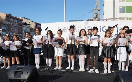 Gaziosmanpaşa Belediyesi Sanat Akademisi, başarılı bir eğitim yılını daha düzenlenen