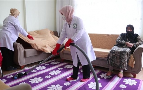 Gaziosmanpaşa Belediyesi, pandemi dolayısıyla ara verdiği “Evde Temizlik Hizmeti”ne normalleşme