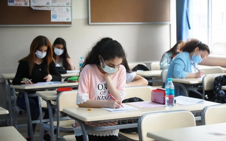 Gaziosmanpaşa Belediyesi, sınavlara geri sayım sürerken ilçe genelindeki okullarda YKS