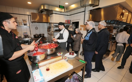 Gaziosmanpaşa Belediyesi Zabıta ekipleri, tüketici sağlığının korunması için kasap, market,