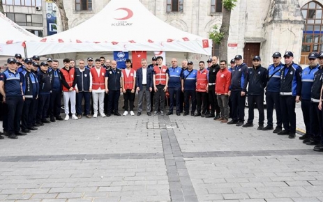 Belediye Başkanı Hasan Tahsin Usta da etkinliğe destek vererek, vatandaşlara