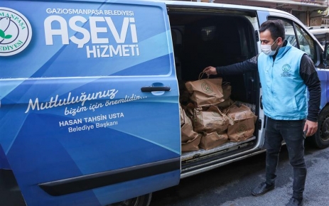 Gaziosmanpaşa Belediyesi, pandemi sürecinde 65 yaş üstü ihtiyaç sahibi kimsesiz,