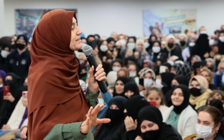 Gaziosmanpaşa Belediyesi’nin düzenlediği söyleşiye konuk olan Uzman Aile Danışmanı ve