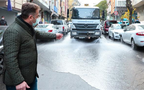 Gaziosmanpaşa Belediyesi,  ilçe genelinde dezenfekte çalışmaları ile maske, mesafe,