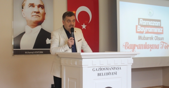 Gaziosmanpaşalılar belediyenin  organize ettiği kültür merkezindeki bayramlaşmaya yoğun ilgi