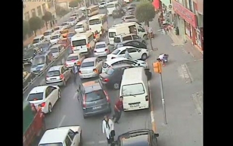 Gaziosmanpaşa'da 2 ayrı suç örgütü üyeleri silahlı çatışmaya girdi.