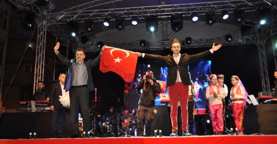 Gaziosmanpaşa Belediyesi Cumhuriyetin 91.Yılını coşkuyla kutladı.