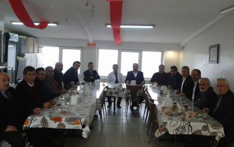 Gaziosmanpaşa Mahalle Muhtarları Orta Medical Hastanesi yetkilileriyle kahvaltıda bir araya