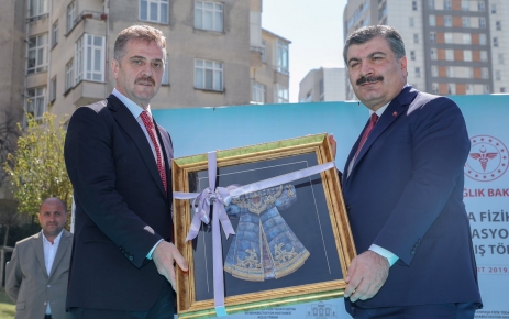 Gaziosmanpaşa Belediye Başkanı Hasan Tahsin Usta’yla birlikte Gaziosmanpaşa Fizik Tedavi