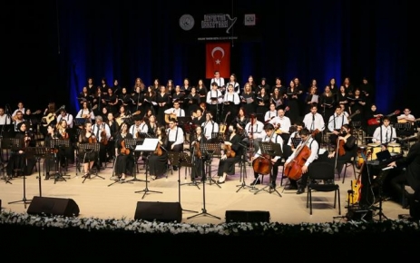 Gaziosmanpaşa Belediyesi Sanat Akademisi bünyesinde kurulan Gaziosmanpaşa Senfoni Orkestrası, ilk