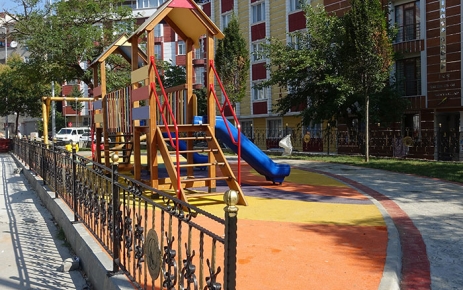 Gaziosmanpaşa Belediyesi, ilçede bulunan mevcut parkları yeniledi.