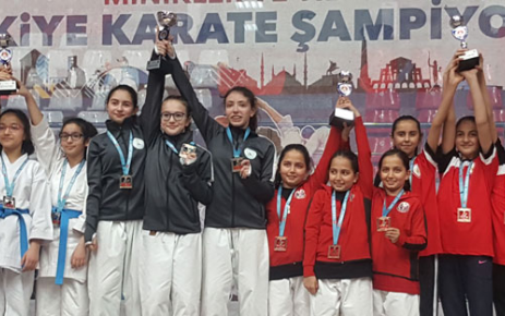 Gaziosmanpaşa Belediye Spor Kulübü'nün başarısı şampiyonluk getirdi.