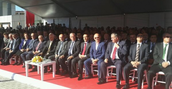  Gaziosmanpaşa’da yapımı tamamlanan hastane, sağlık bakanı Dr.Mehmet Müezzinoğlu İstanbul