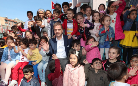 Başkan Usta, “23 Nisan Ulusal Egemenlik ve Çocuk Bayramı’nın bugün