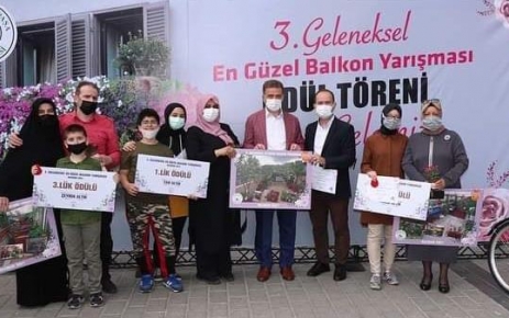 Gaziosmanpaşa’da Balkon Yarışması’nda Dereceye Girenler Ödüllendirildi Gaziosmanpaşa Belediyesi’nin düzenlediği 3. Geleneksel En Güzel Balkon Yarışması’nda dereceye