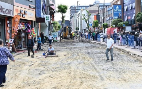  Gaziosmanpaşa Belediyesi’nin yürüttüğü prestij cadde çalışmaları yenileniyor.