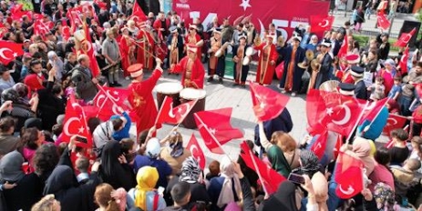 Gaziosmanpaşa Belediyesi, İstanbul'un Fethi'nin 570. yılını, mehter takımı eşliğinde düzenlediği