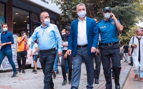 Gaziosmanpaşa’da Koronavirüs Tedbirleri Kapsamında Denetimler Sürüyor Gaziosmanpaşa Belediye Başkanı Hasan Tahsin Usta, ilçede gerçekleştirilen koronavirüs denetimlerine