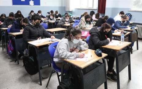 Gaziosmanpaşa Belediyesi, Liselere Geçiş Sınavı’na (LGS) hazırlanan öğrencilere destek olmak