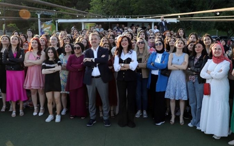 Gaziosmanpaşa Belediyesi, üniversiteye hazırlanan lise son sınıf öğrencilerine YKS öncesi