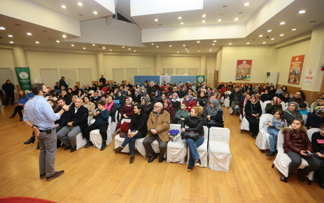 Gaziosmanpaşa Belediyesi Mutlu çocuklar için gerçek anne babalık semineri düzenledi.