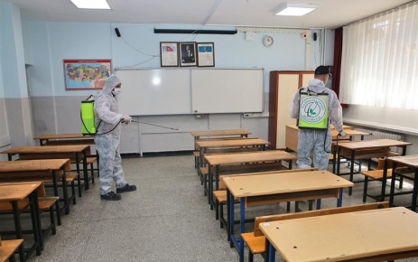 Gaziosmanpaşa Belediyesi tarafından sınavın yapılacağı tüm okullar dezenfekte edildi.