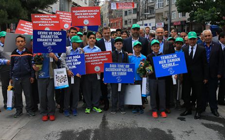Gaziosmanpaşa Belediyesi, ilçe sokaklarının temiz ve güzel görünmesi amacıyla düzenlediği