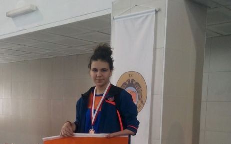Zeynep Meral Türkiye yüzme şampiyonu oldu.