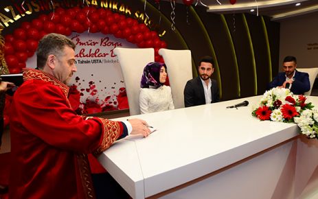 4 yılda bir denk düşen 29 Şubat gününde hayatlarını birleştirmek