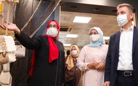 Gaziosmanpaşa Belediyesi, Kadın Koordinasyon Merkezi’nde eğitim gören kadınların geri dönüşüm