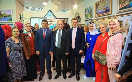 Gaziosmanpaşa Belediyesi Kadın Koordinasyon Merkezi kursiyerlerinin eserlerinin sergilendiği El Sanatları