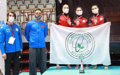 Gaziosmanpaşa Belediye Spor Kulübü, Yalova’da düzenlenen Türkiye Kulüpler Karate Şampiyonası’nda