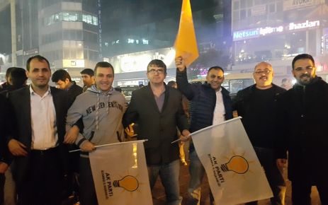 AK Partinin zaferi dünyada olduğu gibi Gaziosmanpaşa'da da coşkuyla kutlandı.
