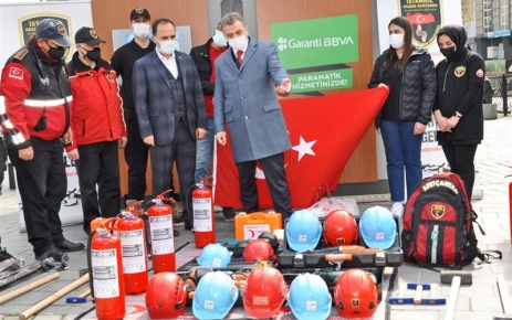 Gaziosmanpaşa Belediyesi, vatandaşlara deprem sırası ve sonrasında  doğru davranış