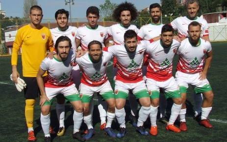 Gaziosmanpaşaspor konuk ettiği trakya temsilcisi Lüleburgazspor'u 2. yarıda attığı 3