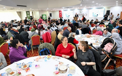 Belediye Başkanı Hasan Tahsin Usta, engelli vatandaşları ve ailelerini ağırladı.