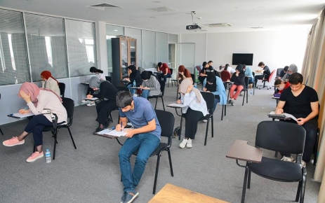 Yükseköğretim Kurumları Sınavı (YKS) hazırlık kursuna online ön kayıtları başladı.