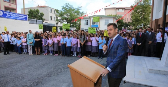 Gaziosmanpaşa Belediye Başkanı Hasan Tahsin Usta, 2014-2015 eğitim öğretim yılı
